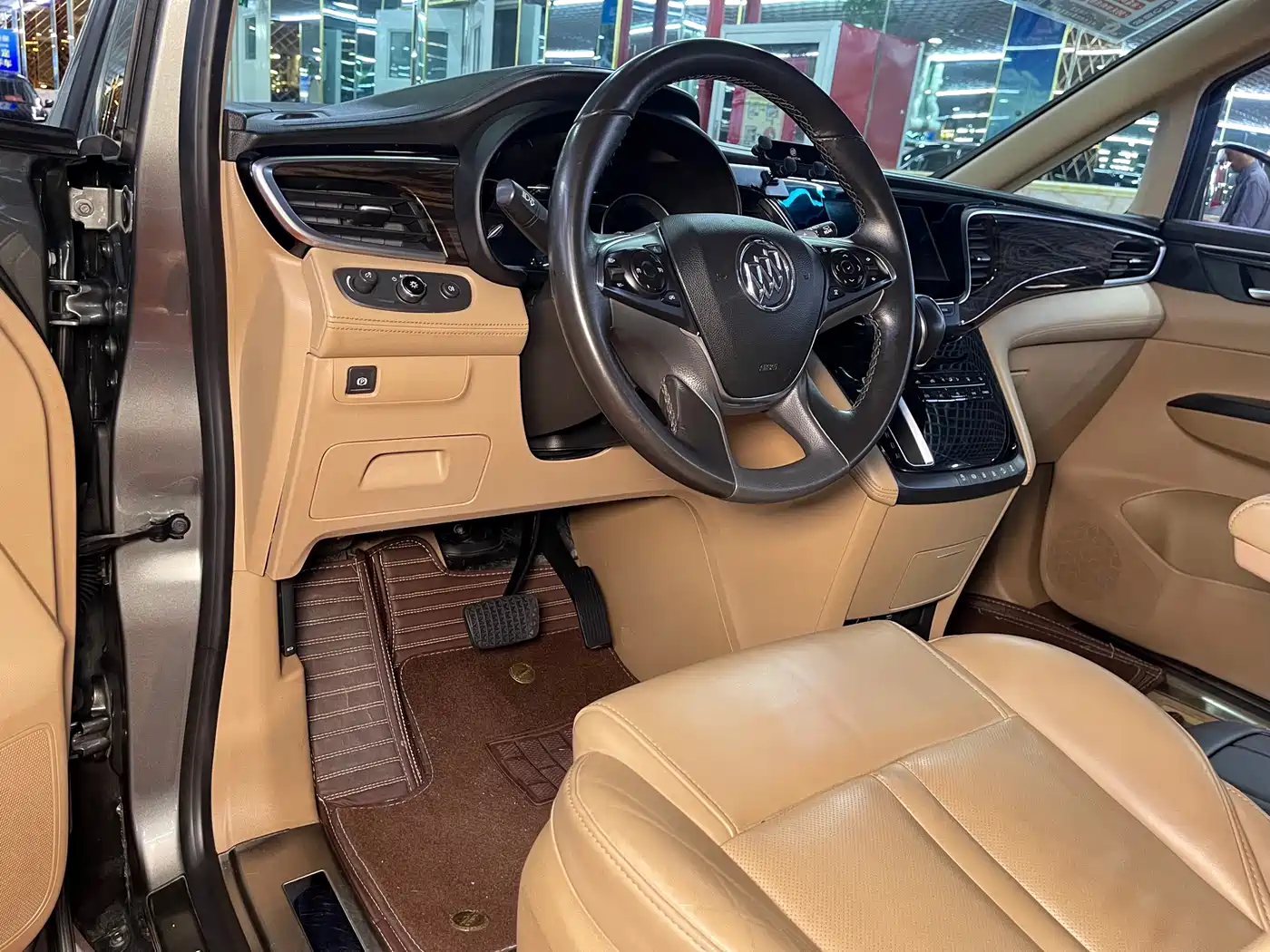 Buick GL8 2017 ES 28T Luxury China V фото 5