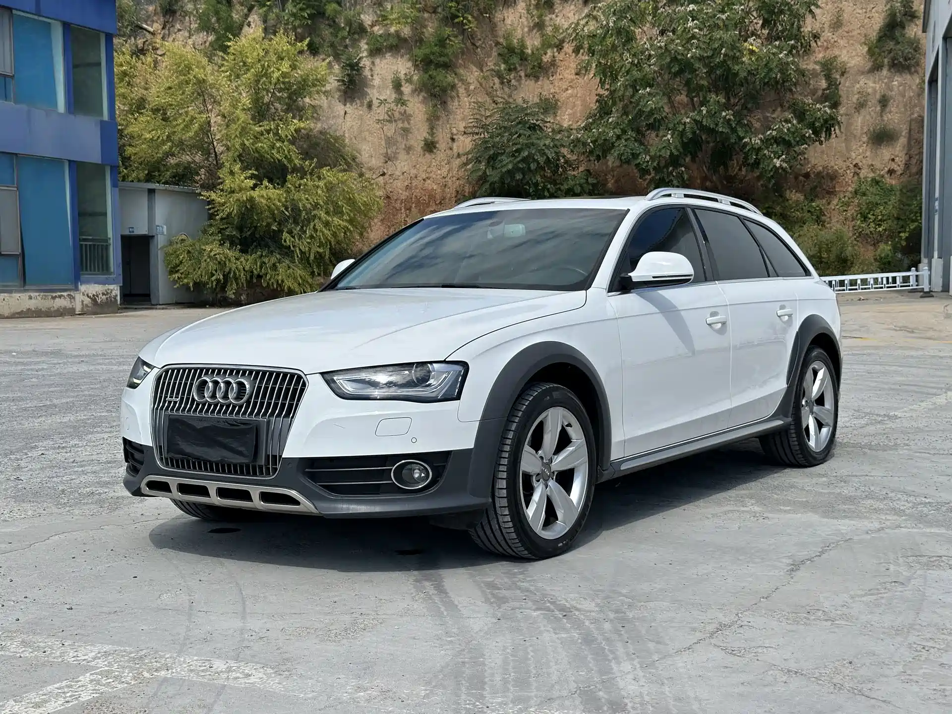 Фото 1 - Audi A4 (Import)