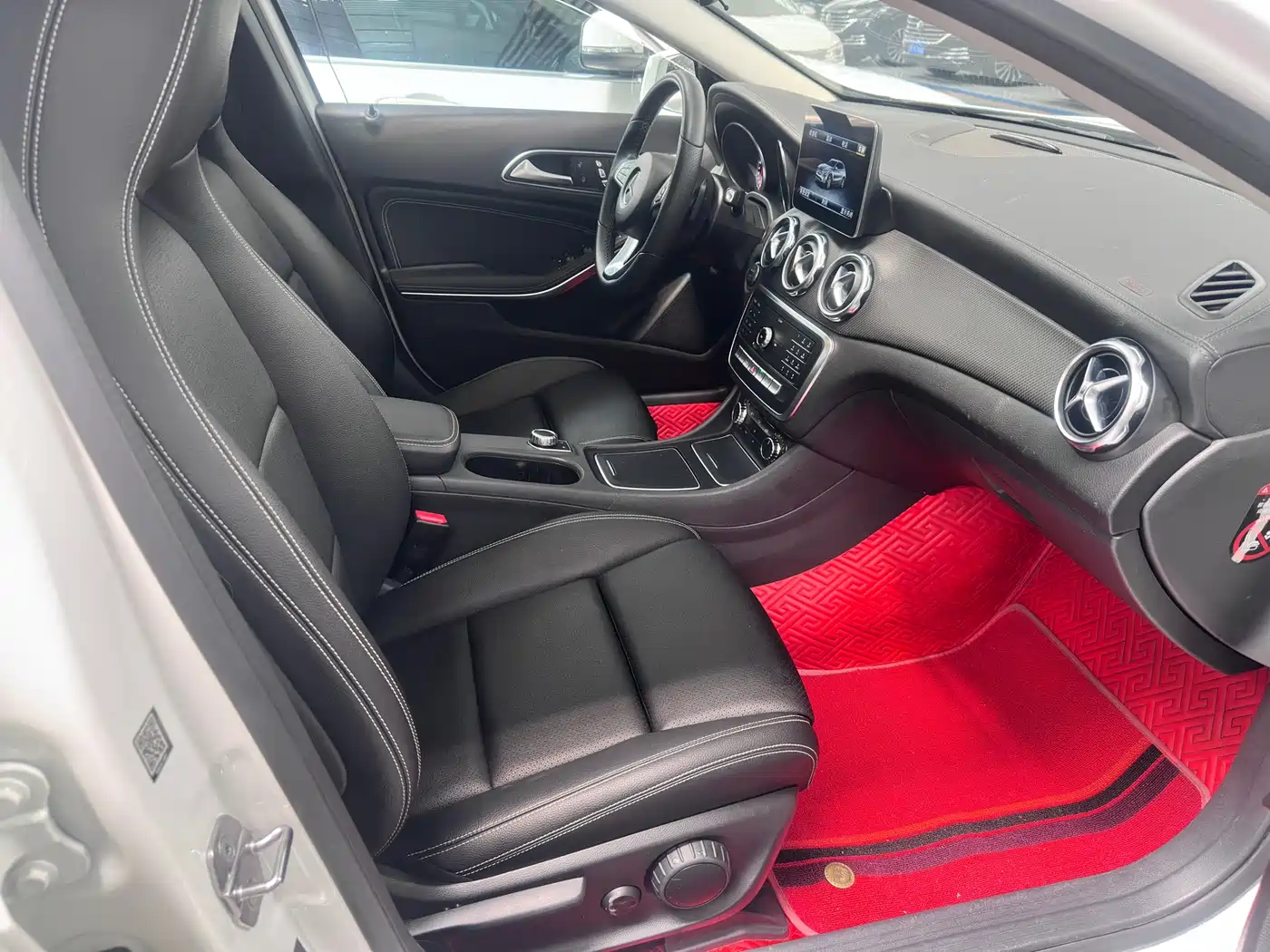 Mercedes-Benz GLA 2018 GLA 200 Fashion фото 13