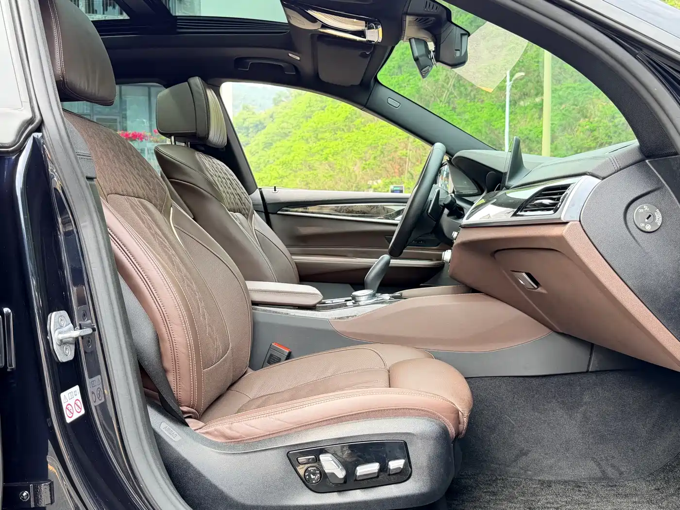 BMW 6 Series GT 2018 640i xDrive M Sport Package фото 14