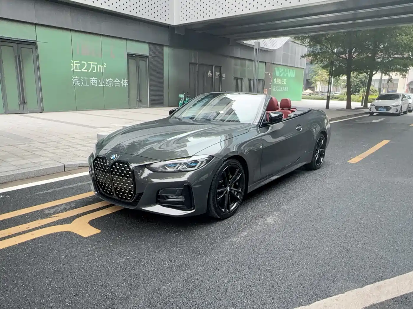 BMW 4 Series 2023 425i Convertible M Sport Shadowline Package фото 5