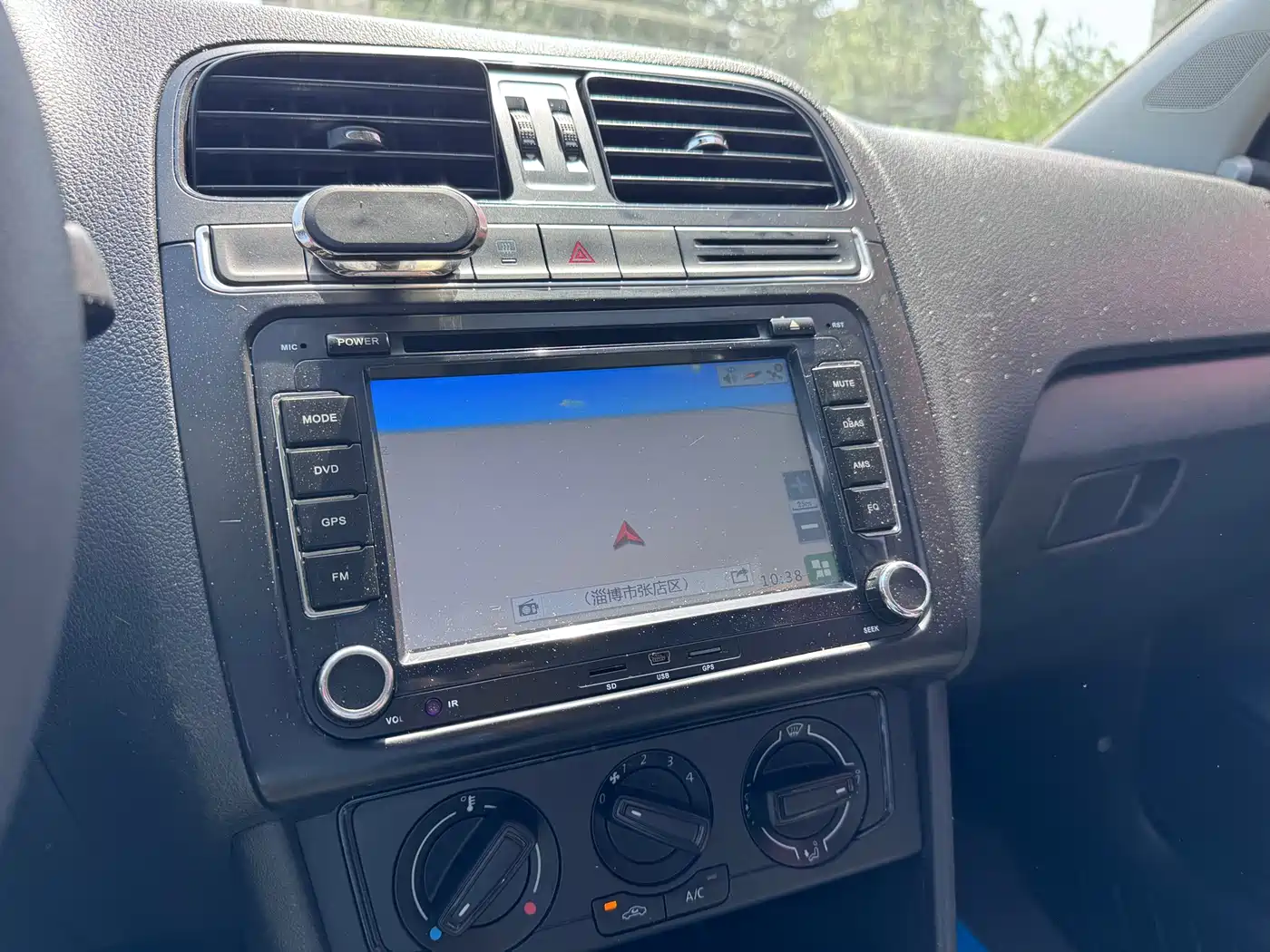 Volkswagen Polo 2014 1.4L Manual Trend Edition фото 11