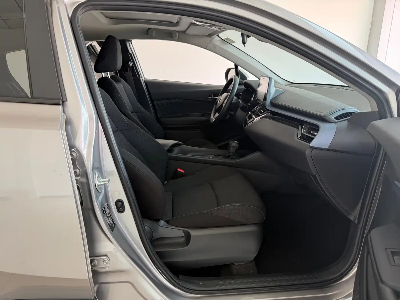 Toyota IZOA 2021 2.0L Yixiang Edition фото 11