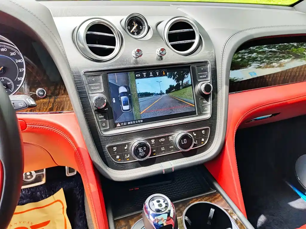Bentley Bentayga 2018 2017 6.0T Standard Edition