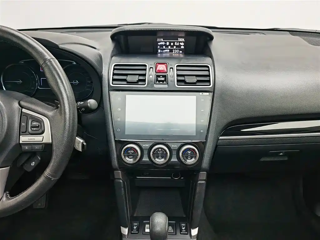 Subaru Forester 2016 2.5i Luxury Navigation Edition фото 12