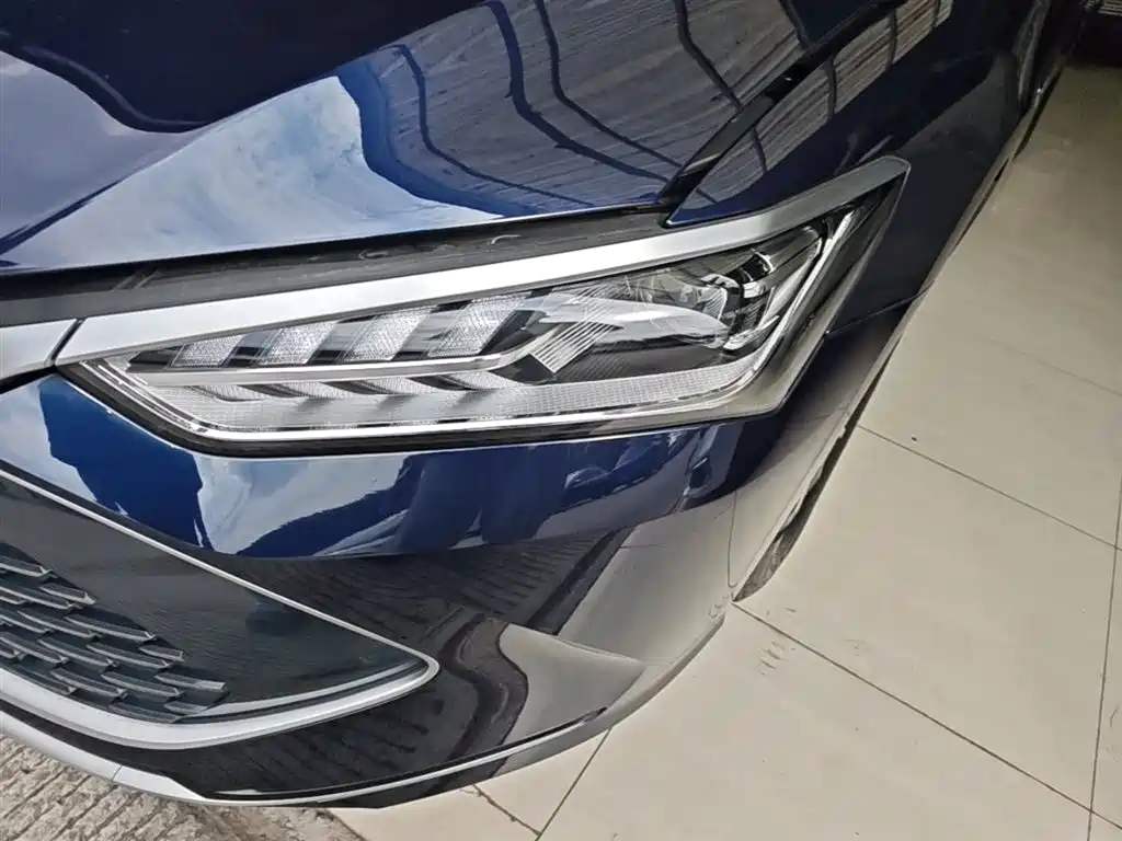 BYD Qin PLUS 2024 Glory Edition DM-i 55KM Leading фото 24