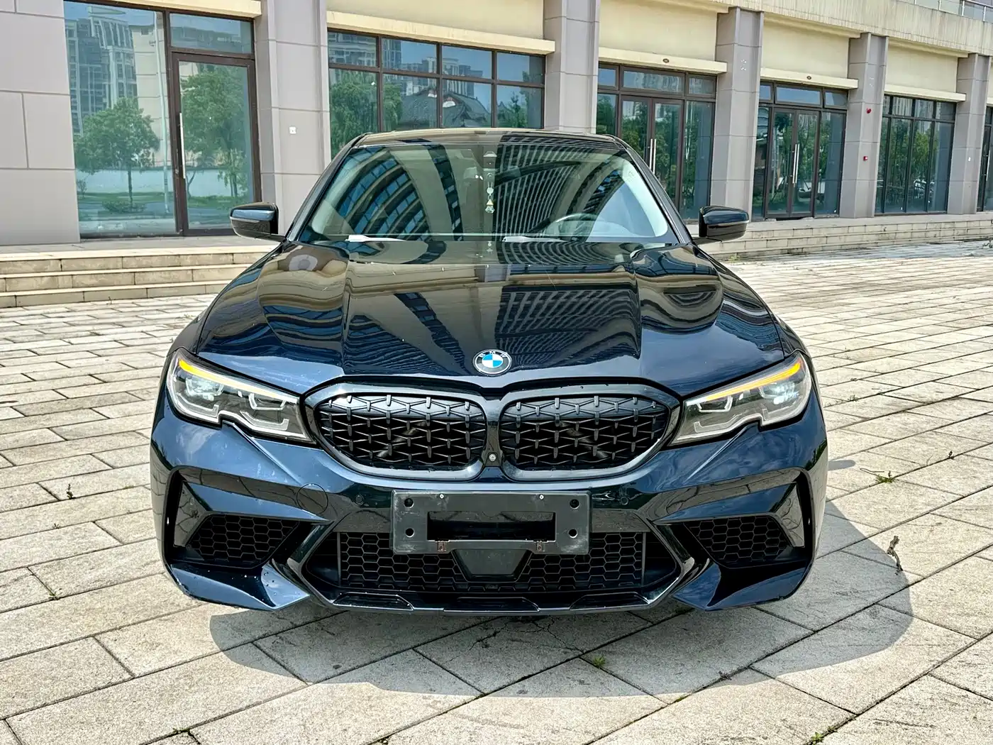 BMW 3 Series 2020 325Li M Sport Black Night Package фото 2
