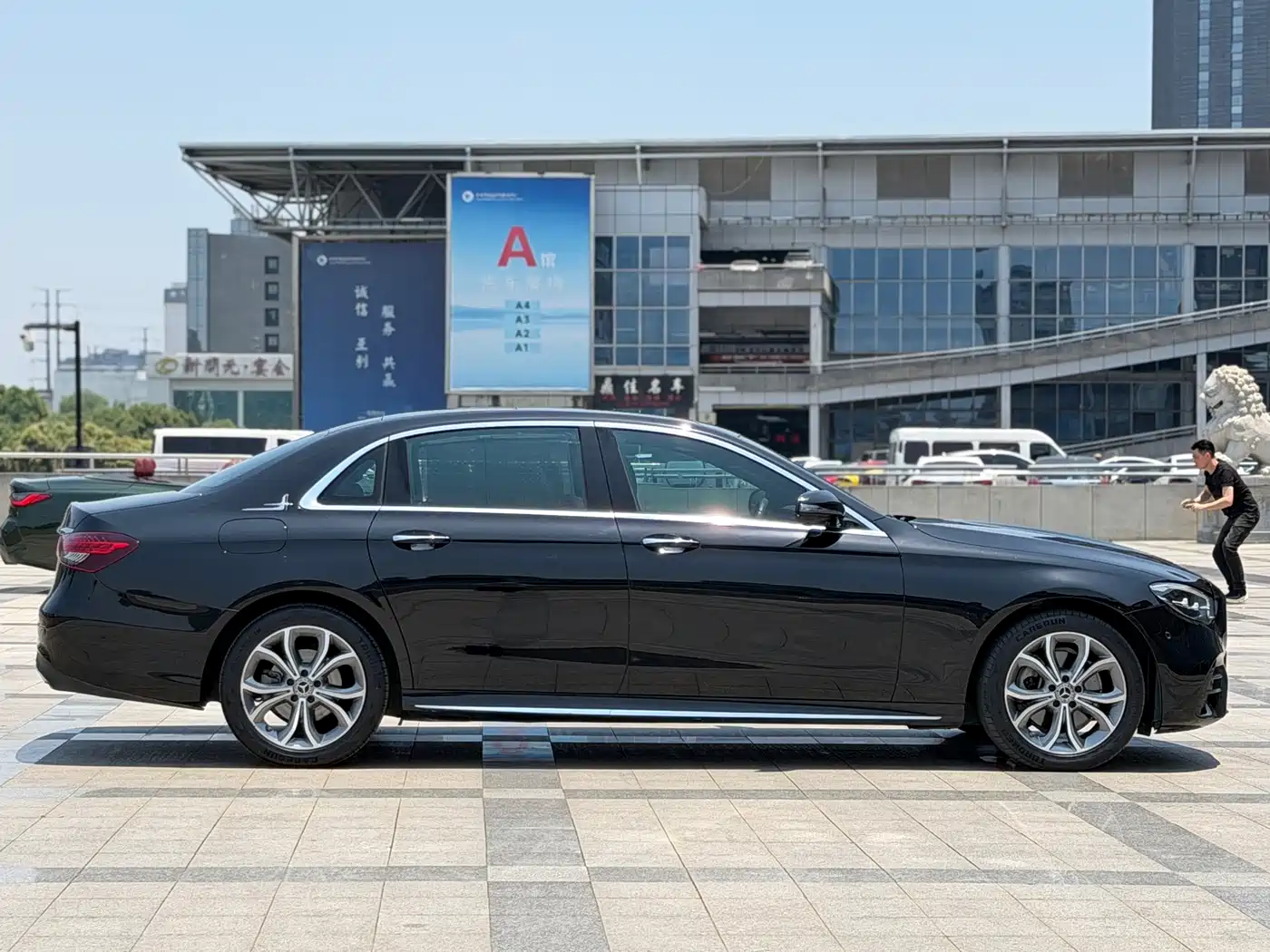 Mercedes-Benz E-Class 2021 E 300 L Sport Luxury Edition фото 7
