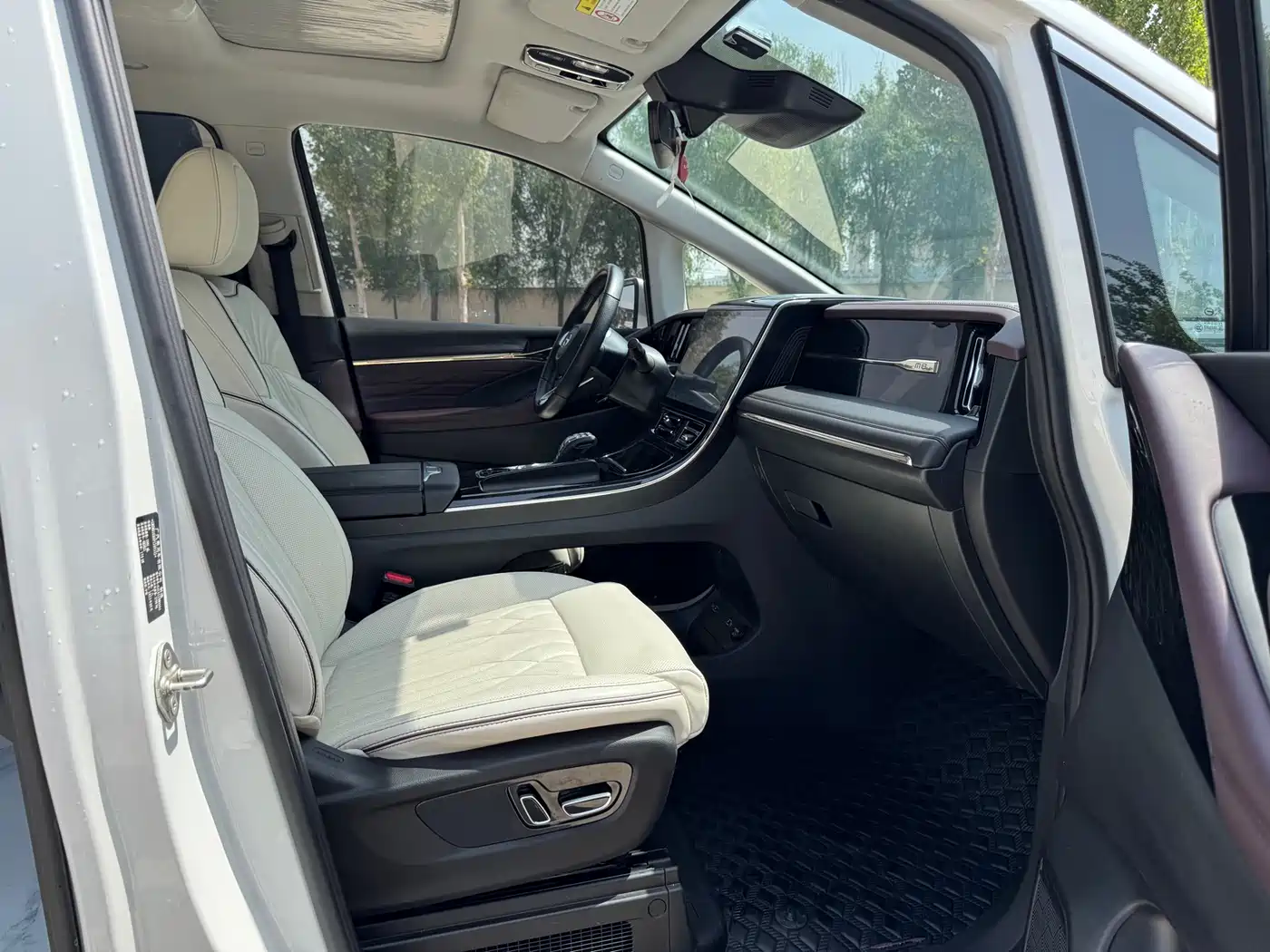 GAC Trumpchi Trumpchi M8 2024 Master Series 400T Ultimate Edition фото 20