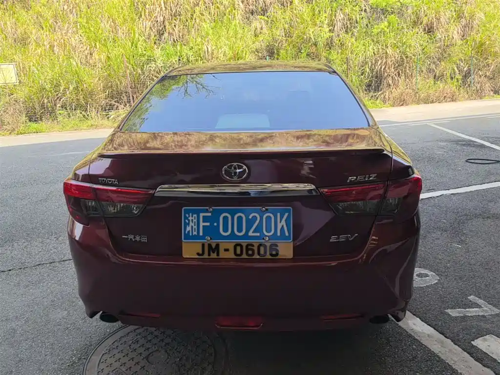 Toyota Reiz 2013 2.5V Premium Edition фото 6