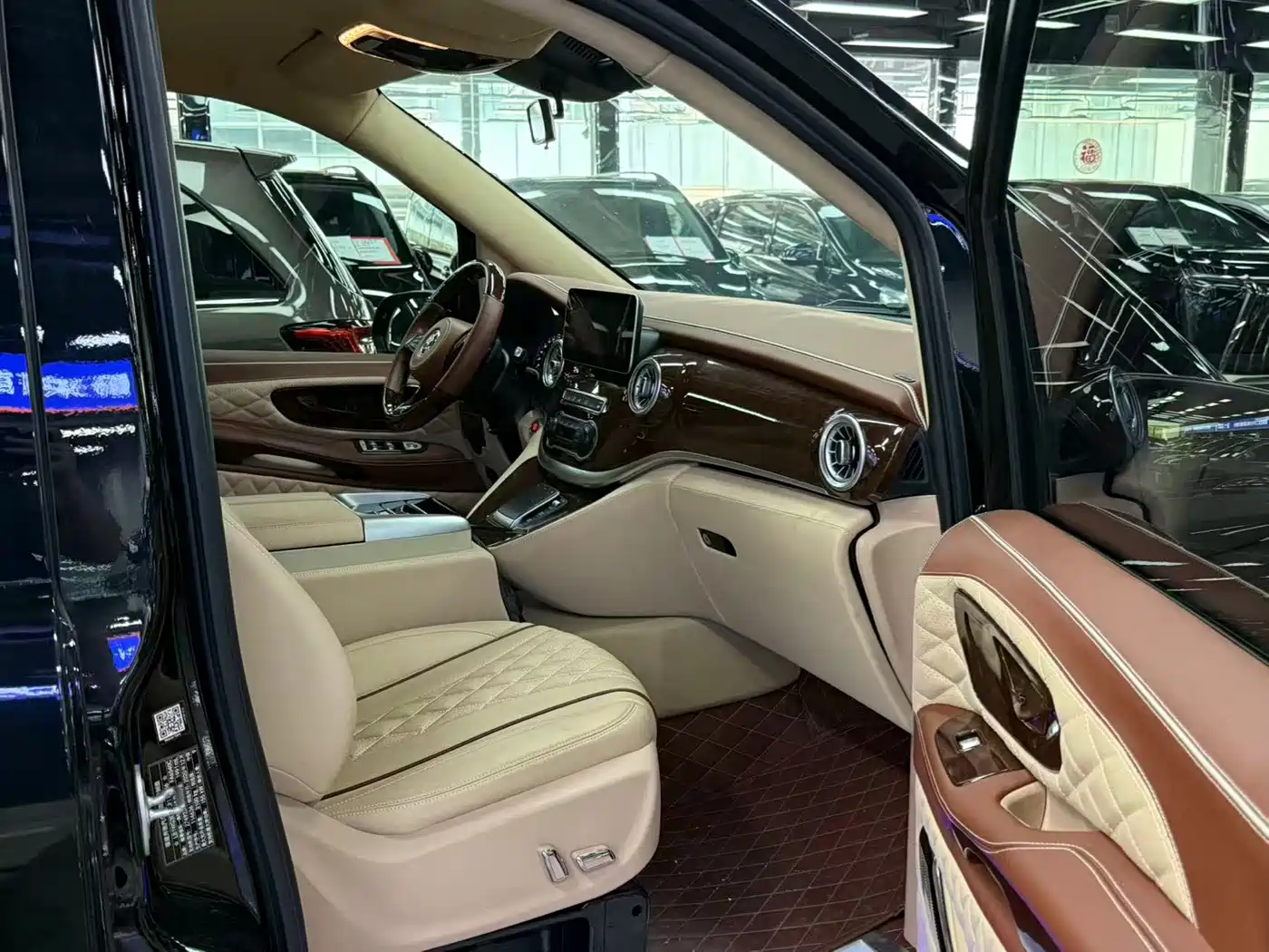 Mercedes-Benz Vito 2020 2.0T Elite Edition (9-seater) фото 9