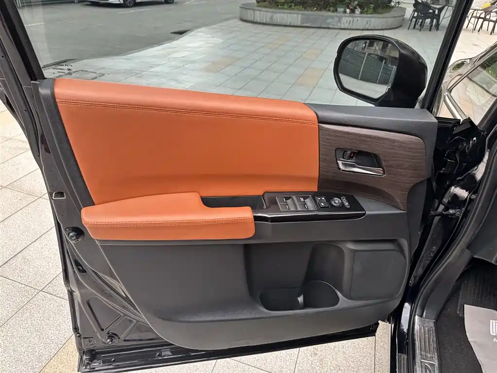 Honda Odyssey 2022 2.0L e:HEV Sharp·Enjoyment Edition фото 12