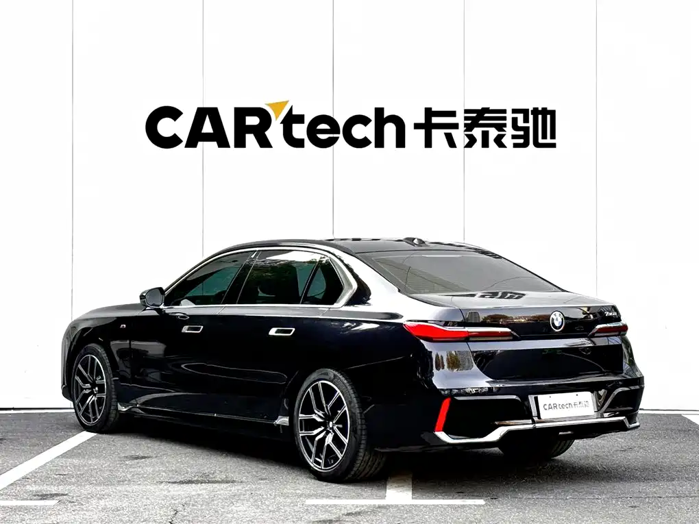 BMW 7 Series 2023 Model 735Li M Sport Package фото 7