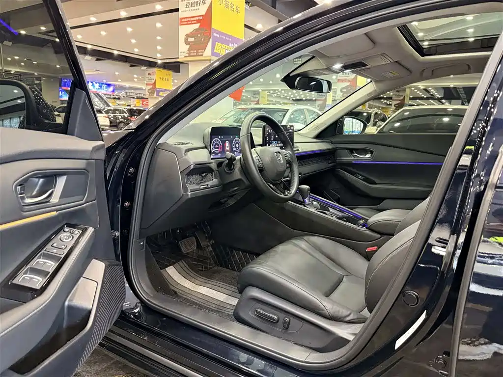 Photo 4 - Honda Accord
