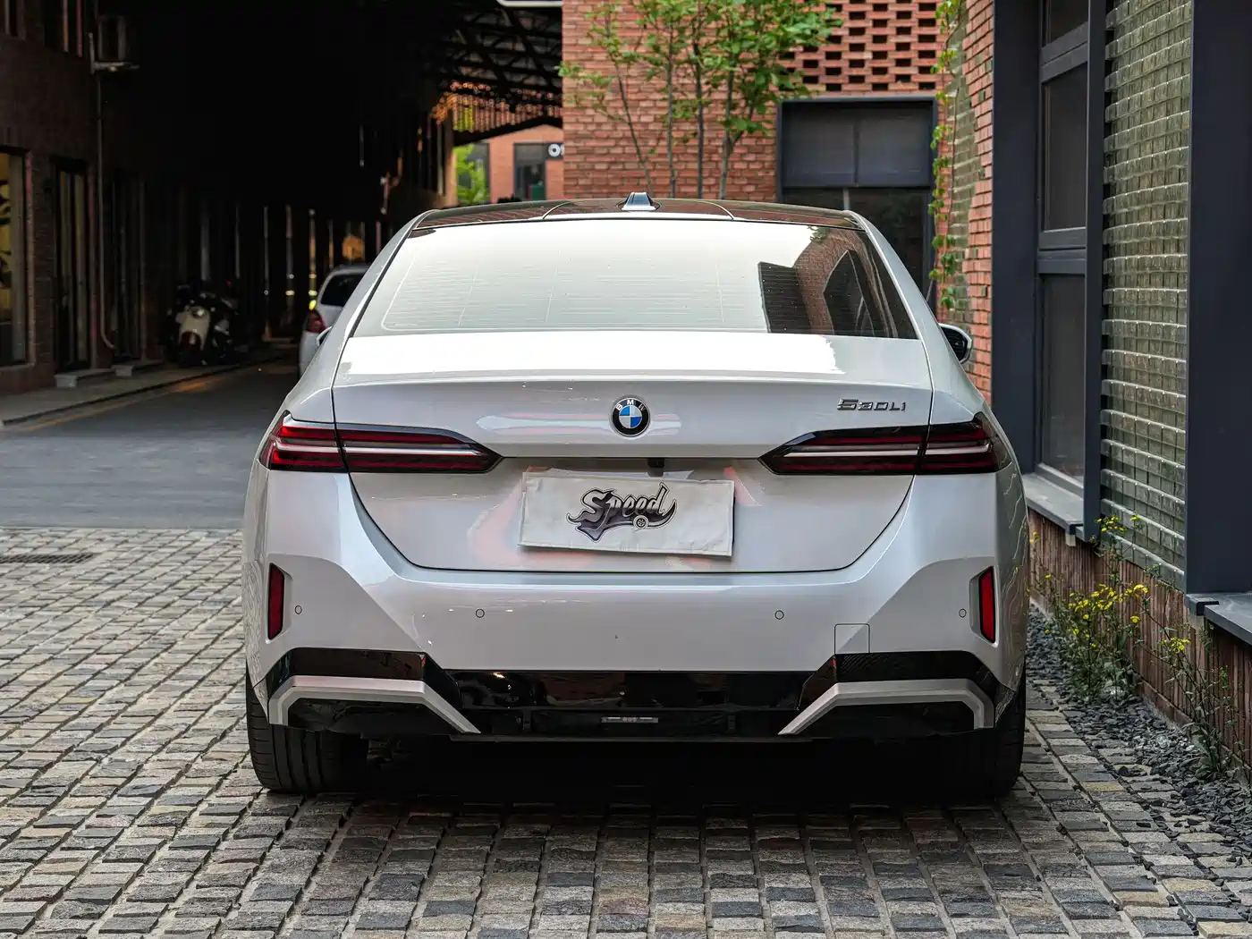 BMW 5 Series 2024 530Li Premium M Sport Package фото 4
