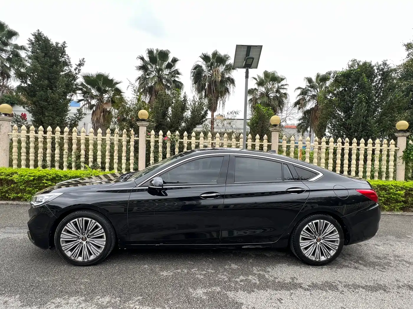 Hongqi H5 2022 Classic 1.8T Auto Smart Connect Flagship Comfort Edition фото 5