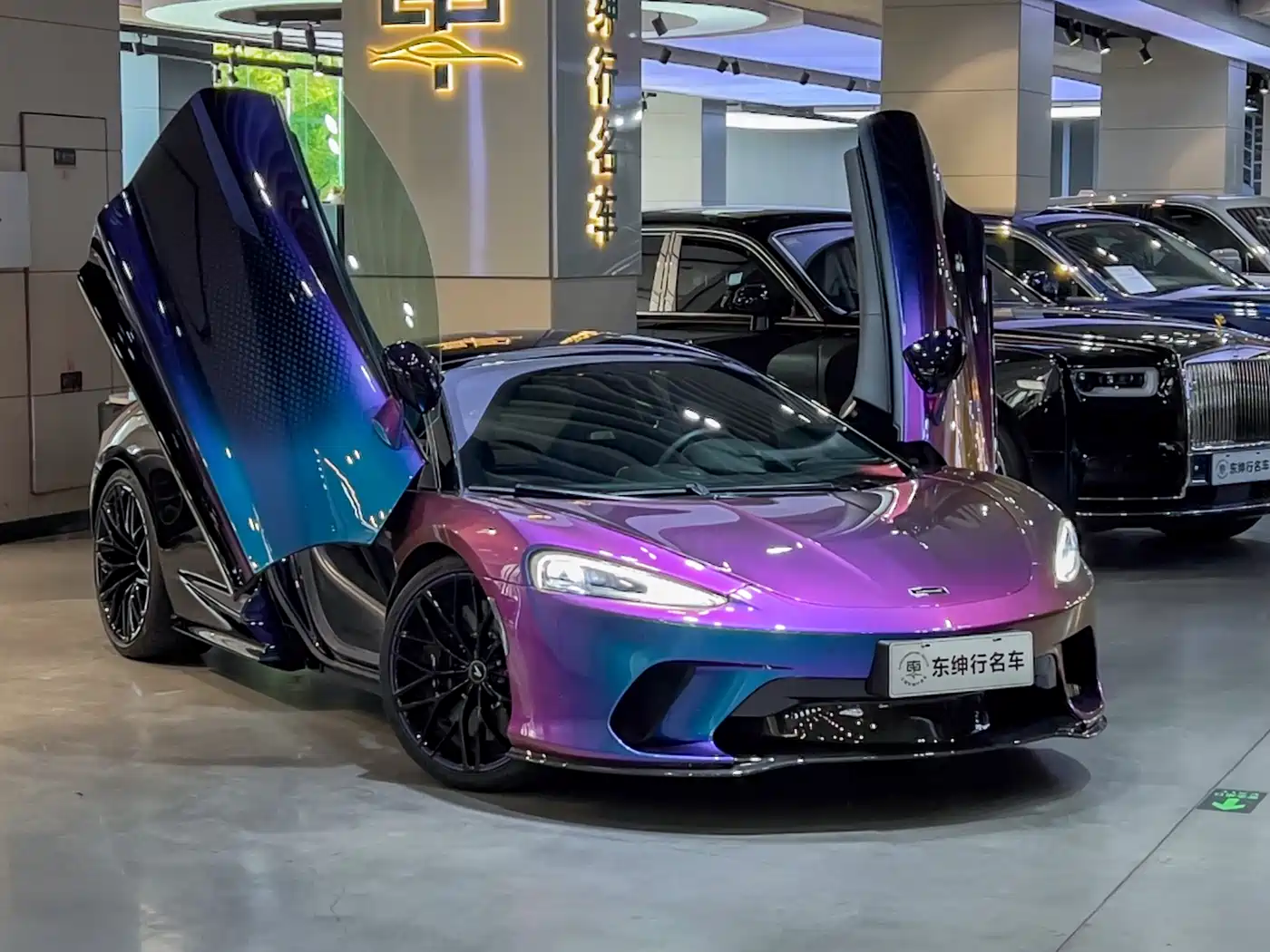 MCLAREN GT