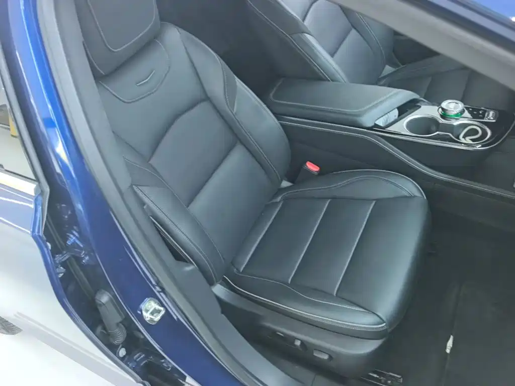 Cadillac GT4 2024 2023 25T Luxury Edition