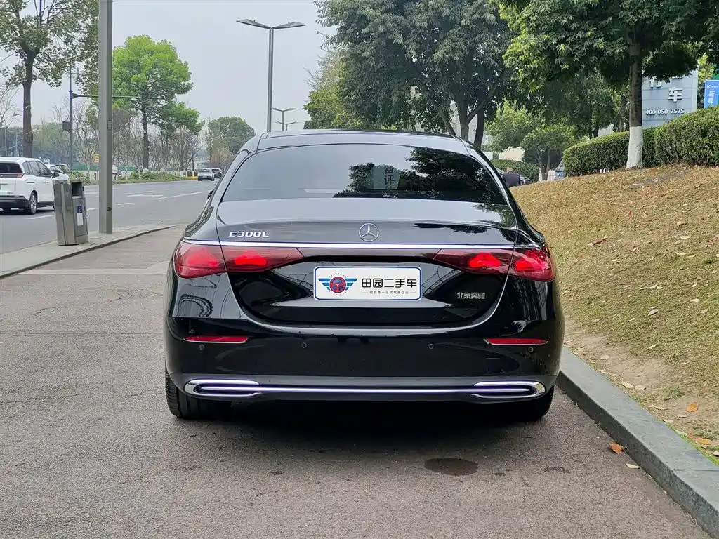 Mercedes-Benz E-Class 2024 E 300 L Fashion фото 5