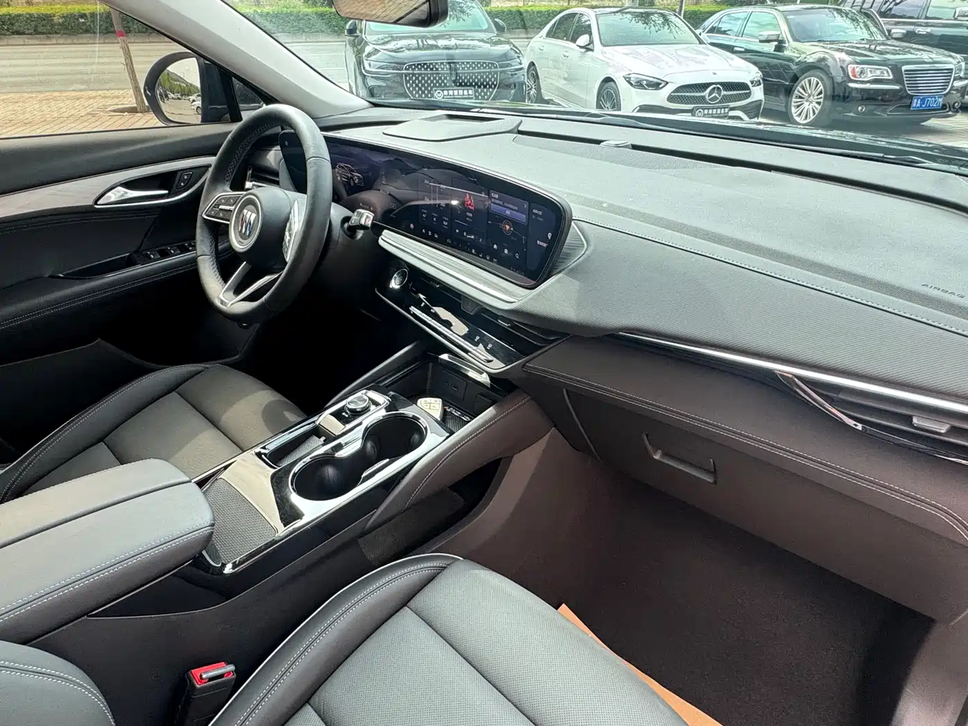 Buick Envision Plus 2025 Enclave Plus 28T 2WD Platinum Edition фото 20