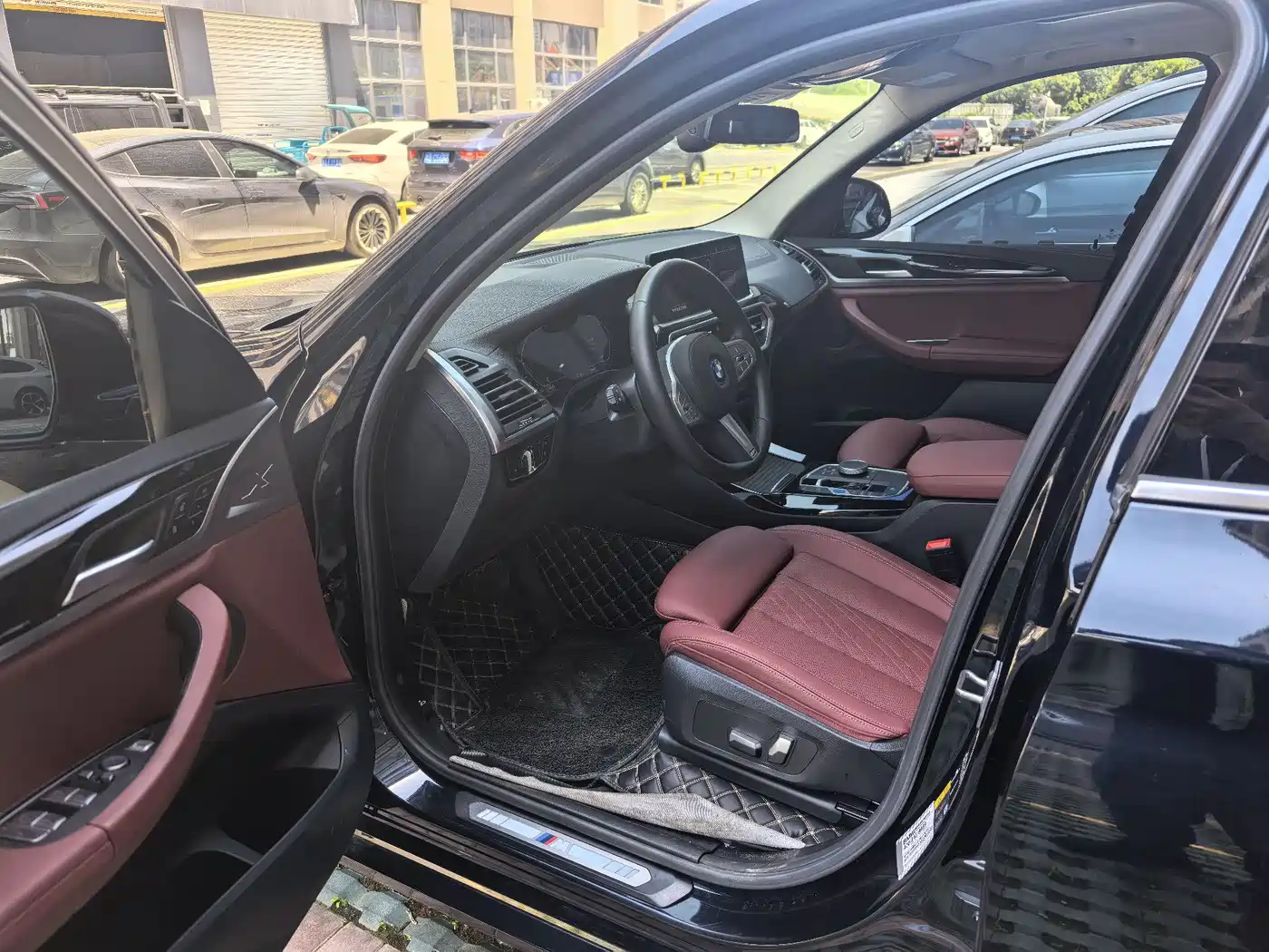BMW iX3 2022 Facelift Leading Model фото 3