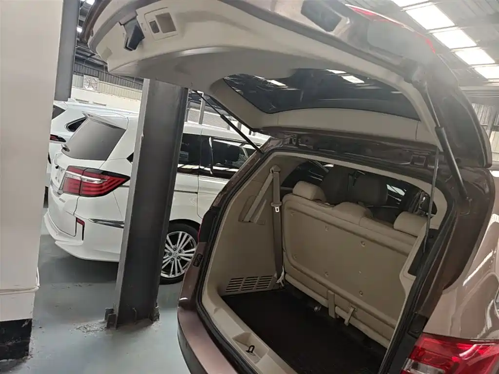 Buick GL8 2018 28T Premium Model China VI фото 19