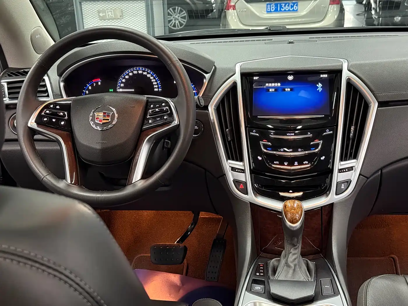 Cadillac SRX 2013 3.0L Leading фото 8