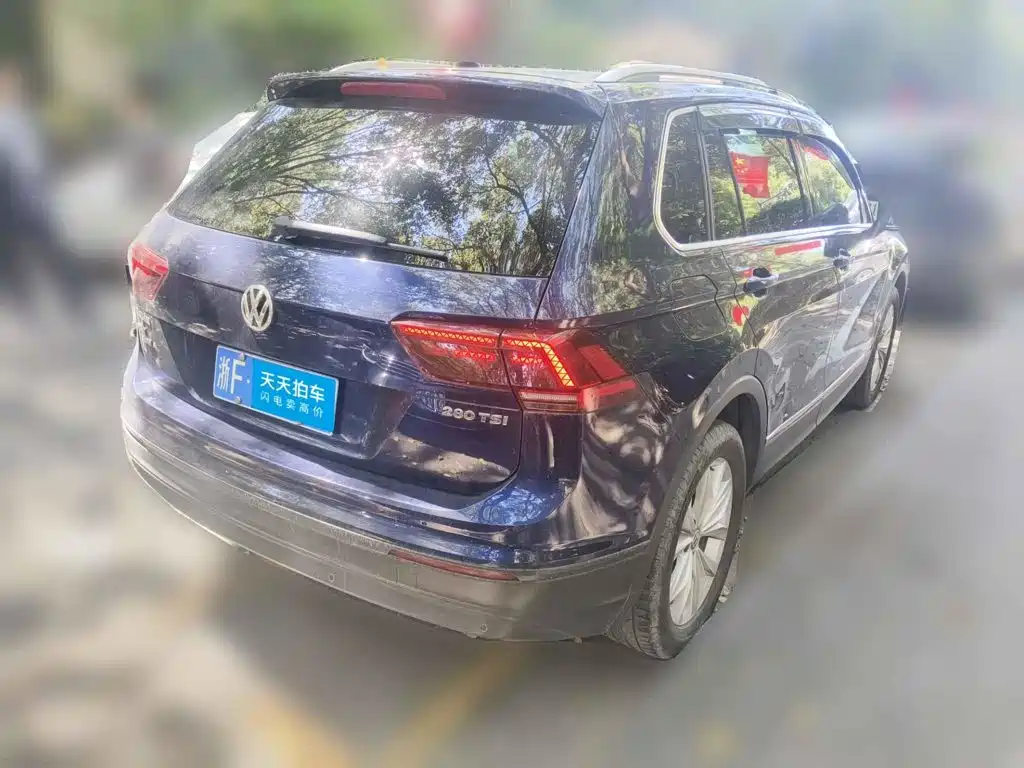 Фото 2 - Volkswagen Tiguan