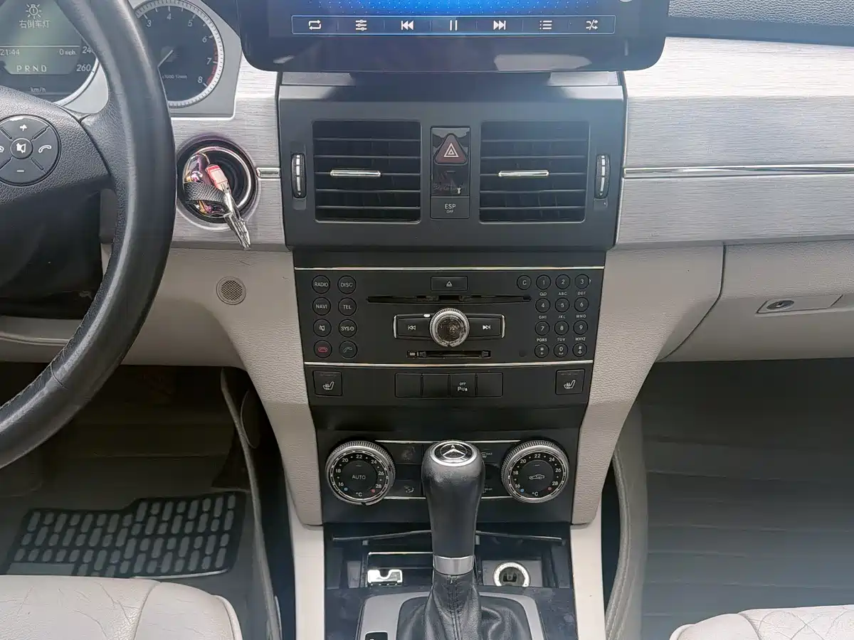 Mercedes-Benz GLK-Class (Import) 2010 GLK 300 4MATIC Fashion фото 16