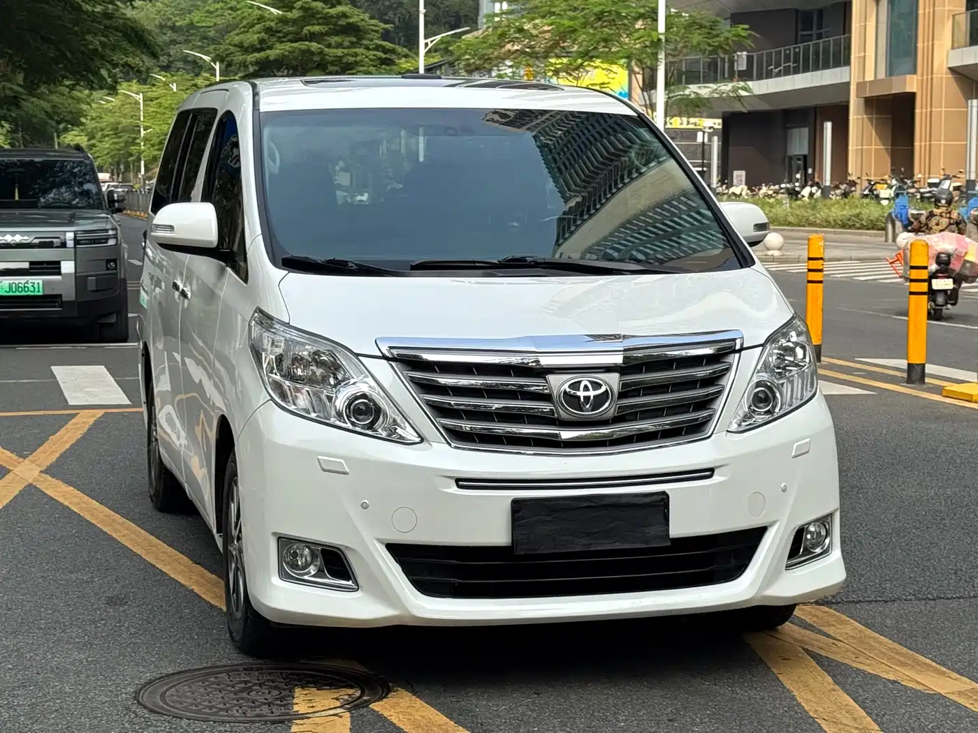 Toyota Alphard 2012 3.5L Premium Edition фото 3