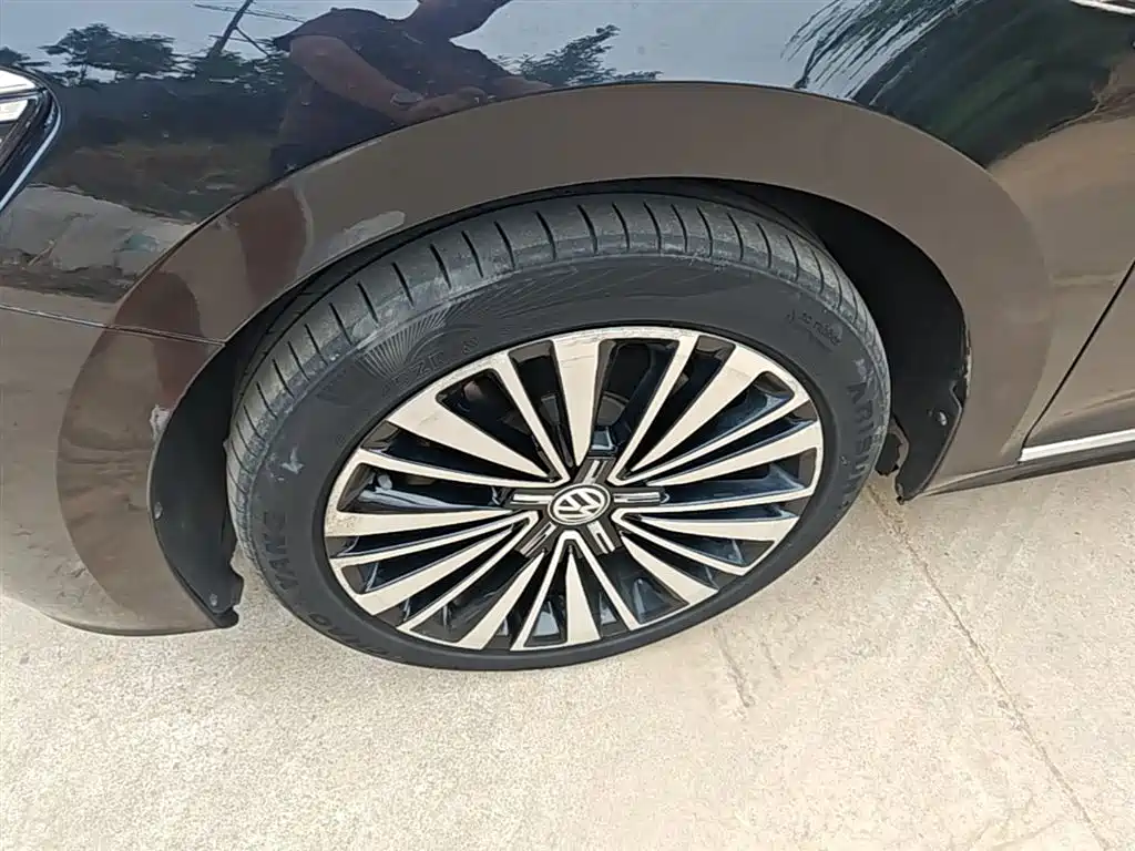 Volkswagen Passat 2019 Model 380TSI Luxury Edition China VI фото 23