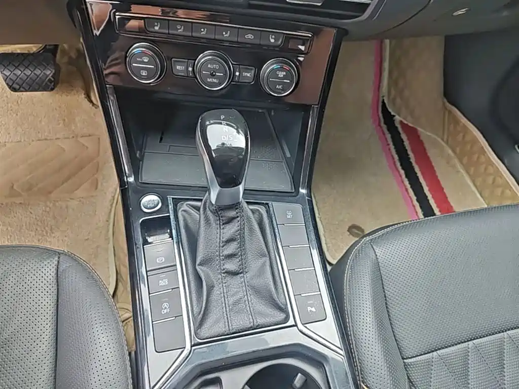 Volkswagen Passat 2019 Model 380TSI Luxury Edition China VI фото 14
