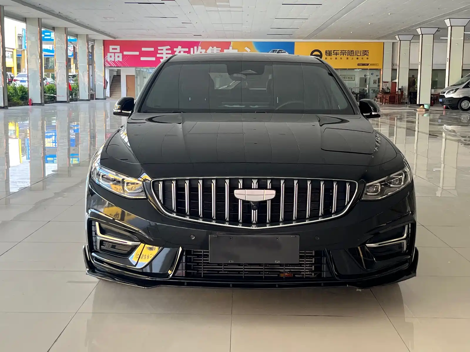 Фото 2 - Geely Preface