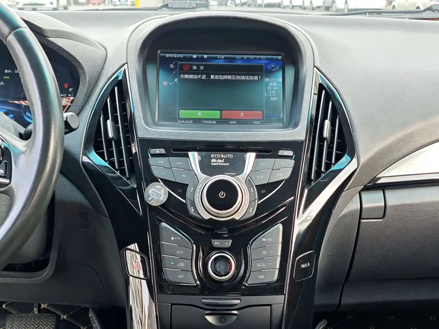 BYD Qin New Energy 2015 1.5T Double Champion Flagship Plus фото 13