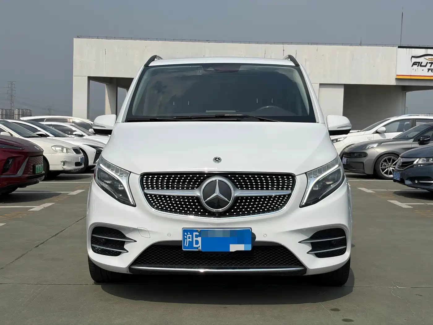Mercedes-Benz V-Class 2021 V 260 L Long Wheelbase Luxury Edition фото 2