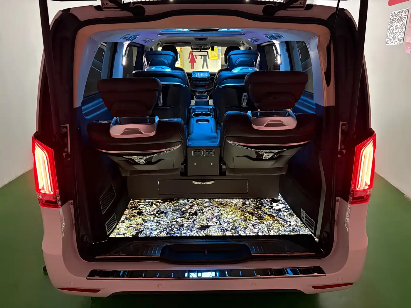 Mercedes-Benz V-Class 2021 V 260 L Long Wheelbase Luxury Edition фото 25