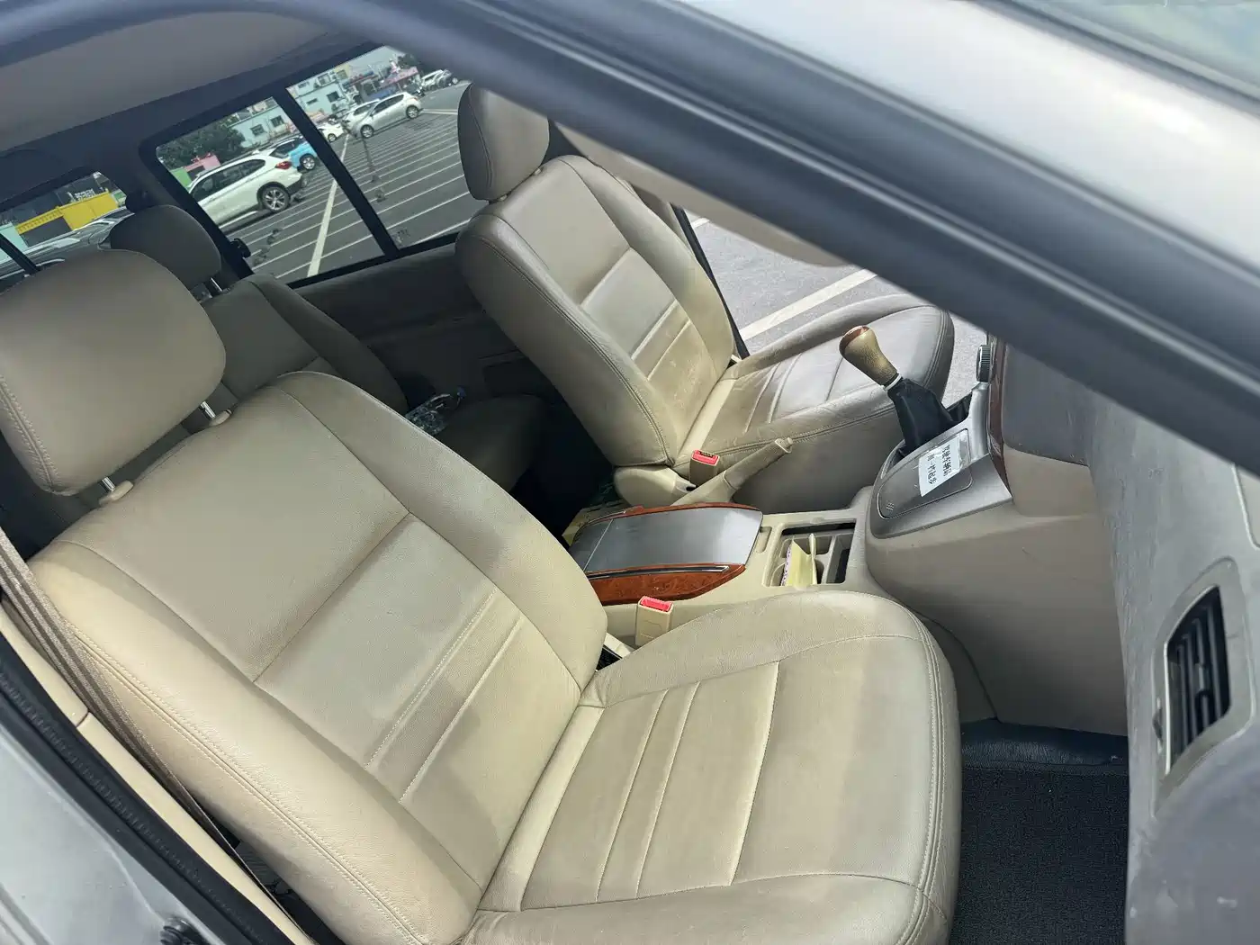 Jinbei Grace 2010 2010 2.7L-3rd Gen Imperial Luxury Long Wheelbase 11-seater 2TR