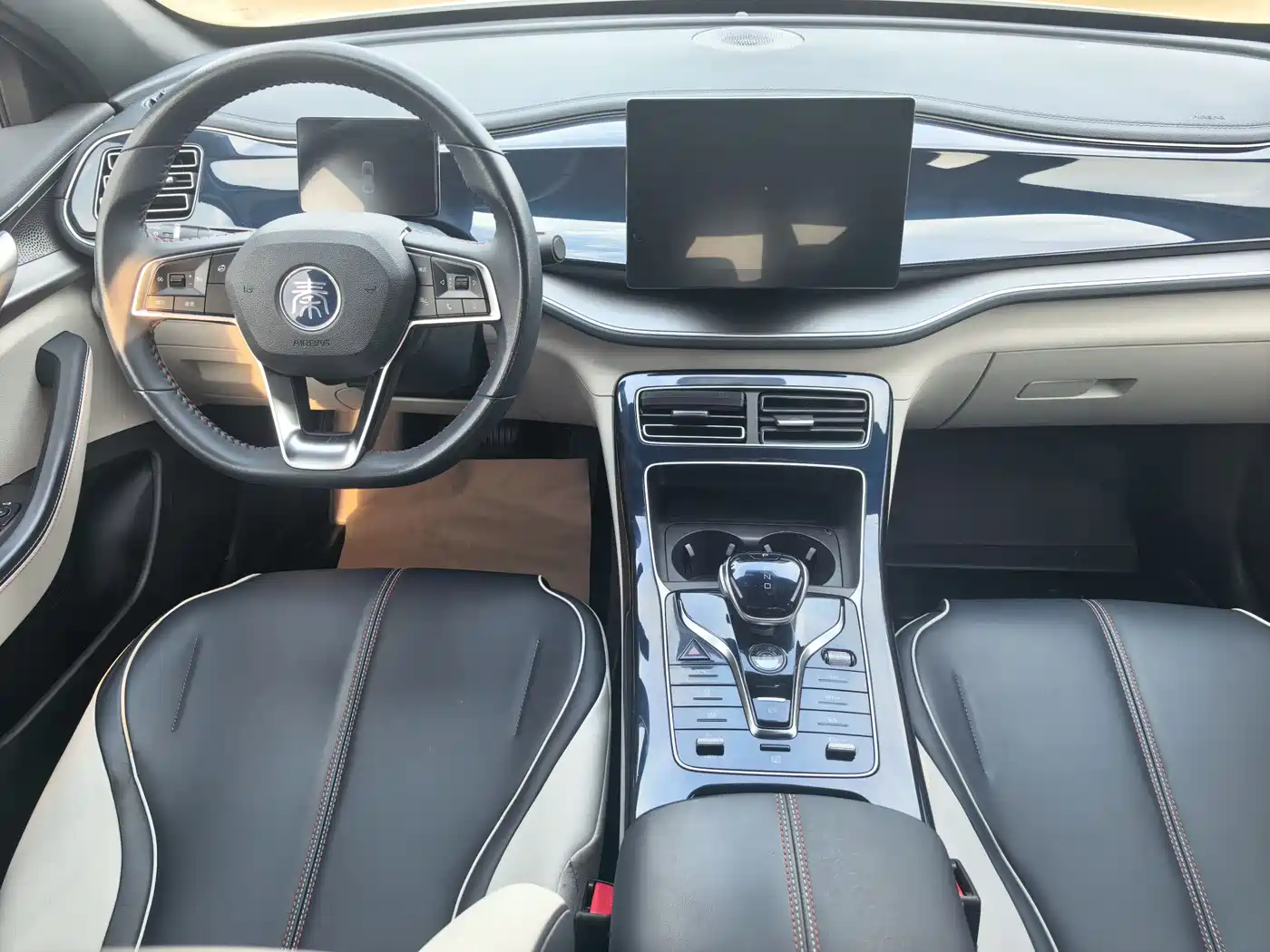 BYD Qin PLUS 2023 Champion Edition DM-i 55KM Surpassing фото 6