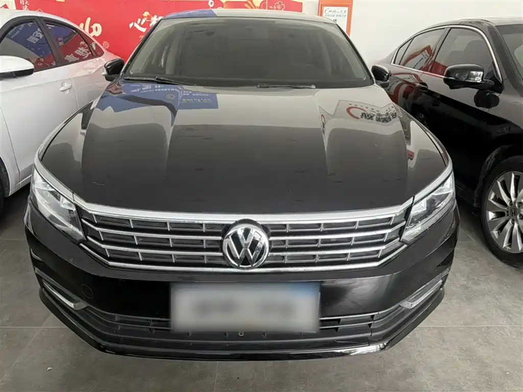 Volkswagen Passat 2017 280TSI DSG Elegance фото 7