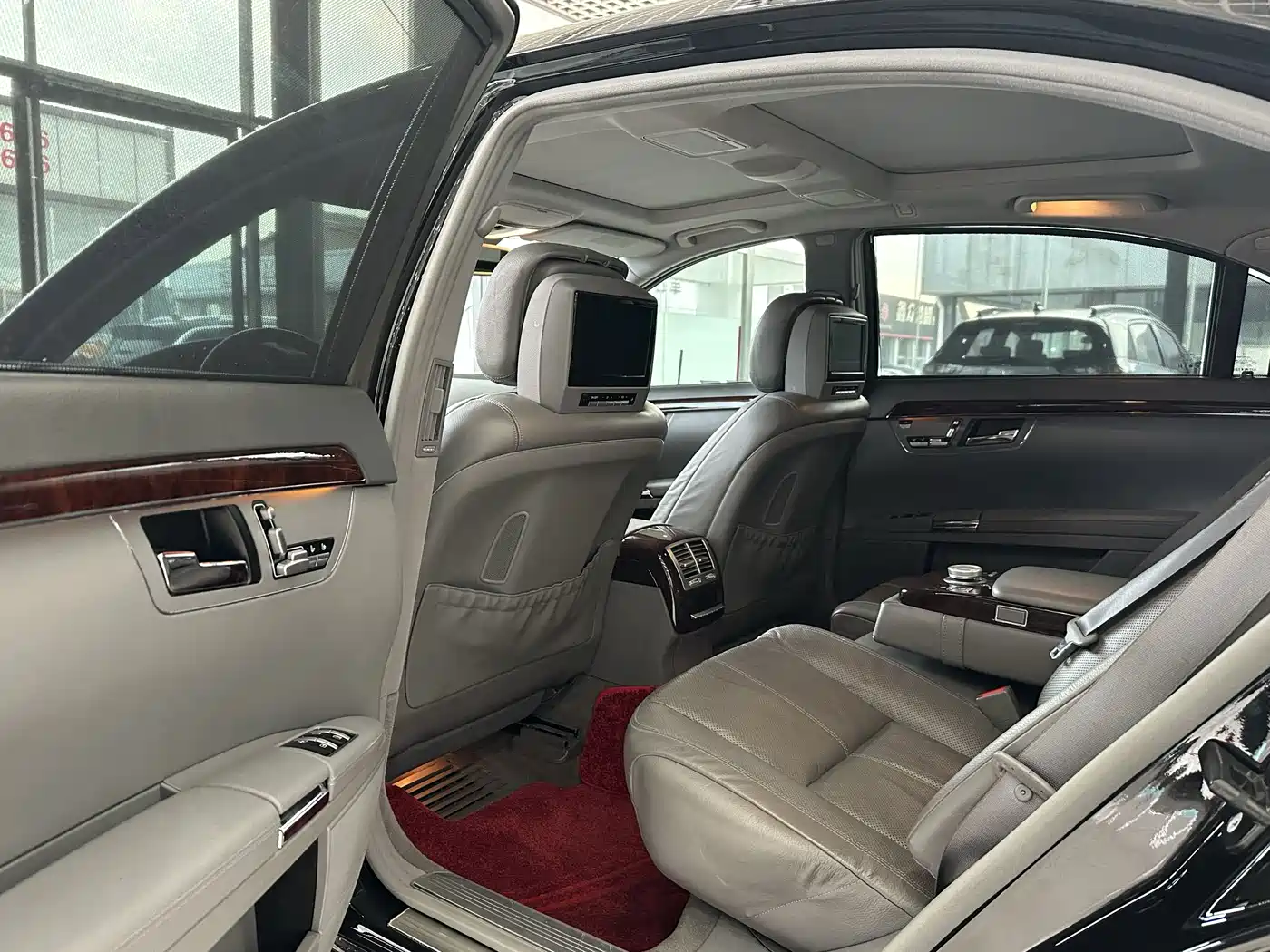 Фото 5 - Mercedes-Benz S-Class