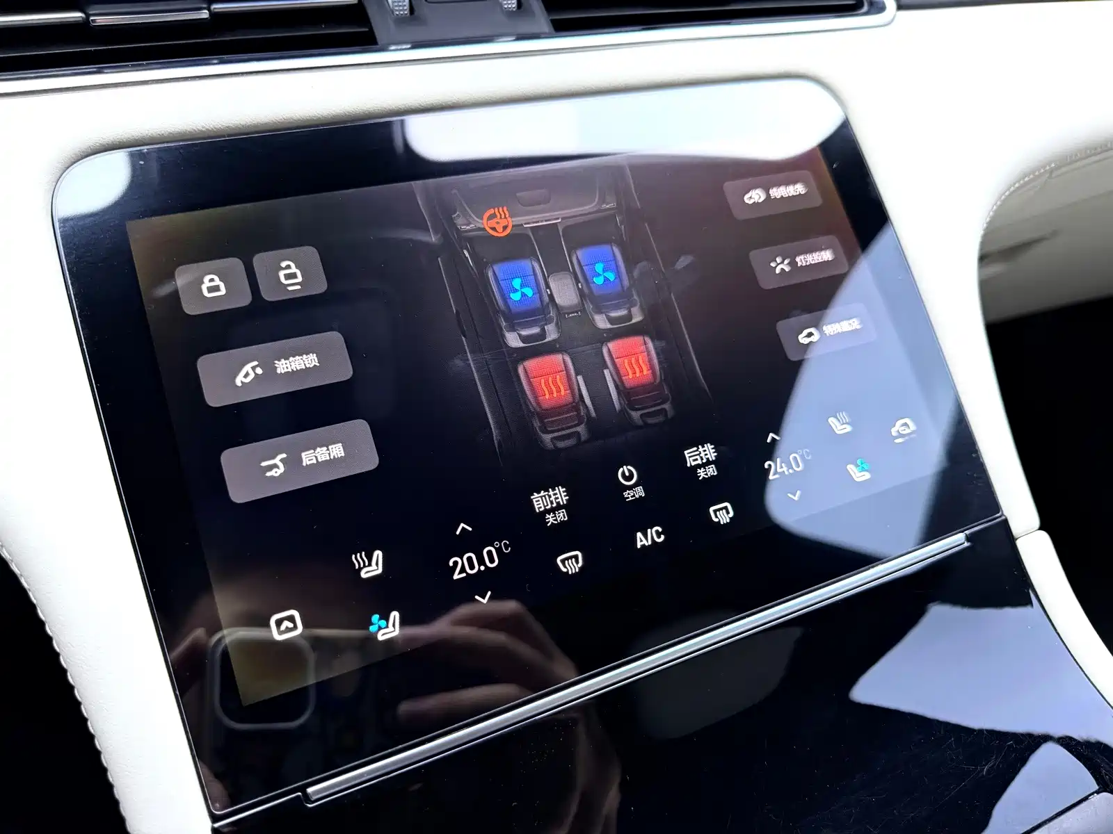 Фото 24 - Li Auto Li ONE