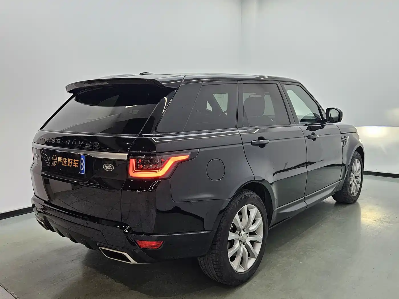 Land Rover Range Rover Sport 2016 Model 3.0 SC V6 SE фото 3