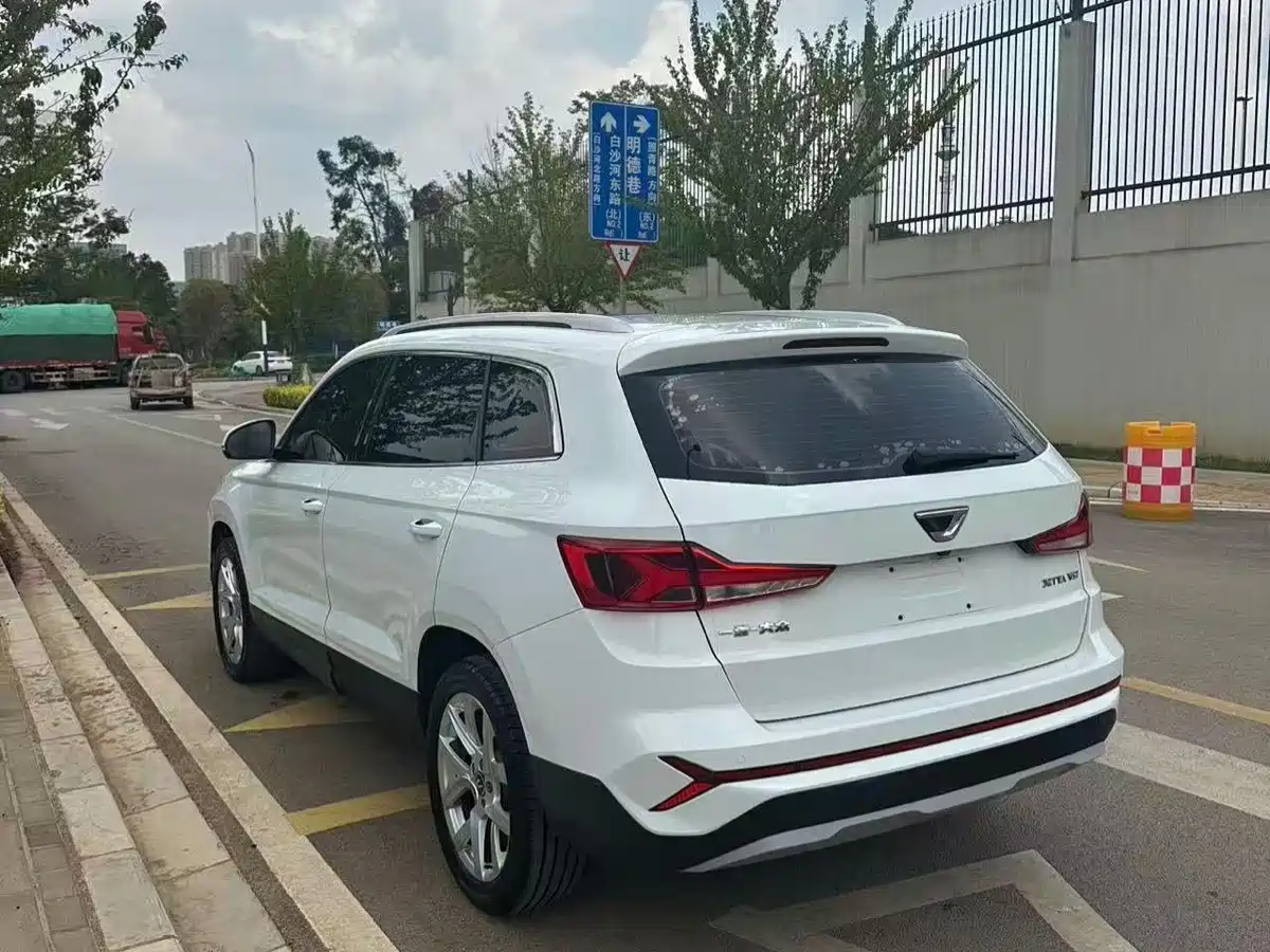 Photo 6 - Jetta VS7