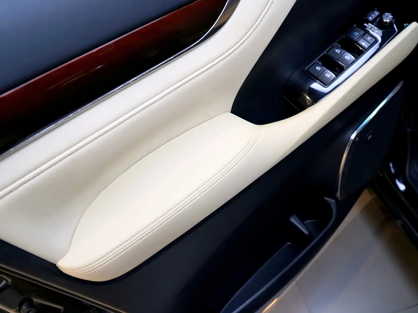 Toyota Alphard 2015 3.5L Luxury Edition фото 14