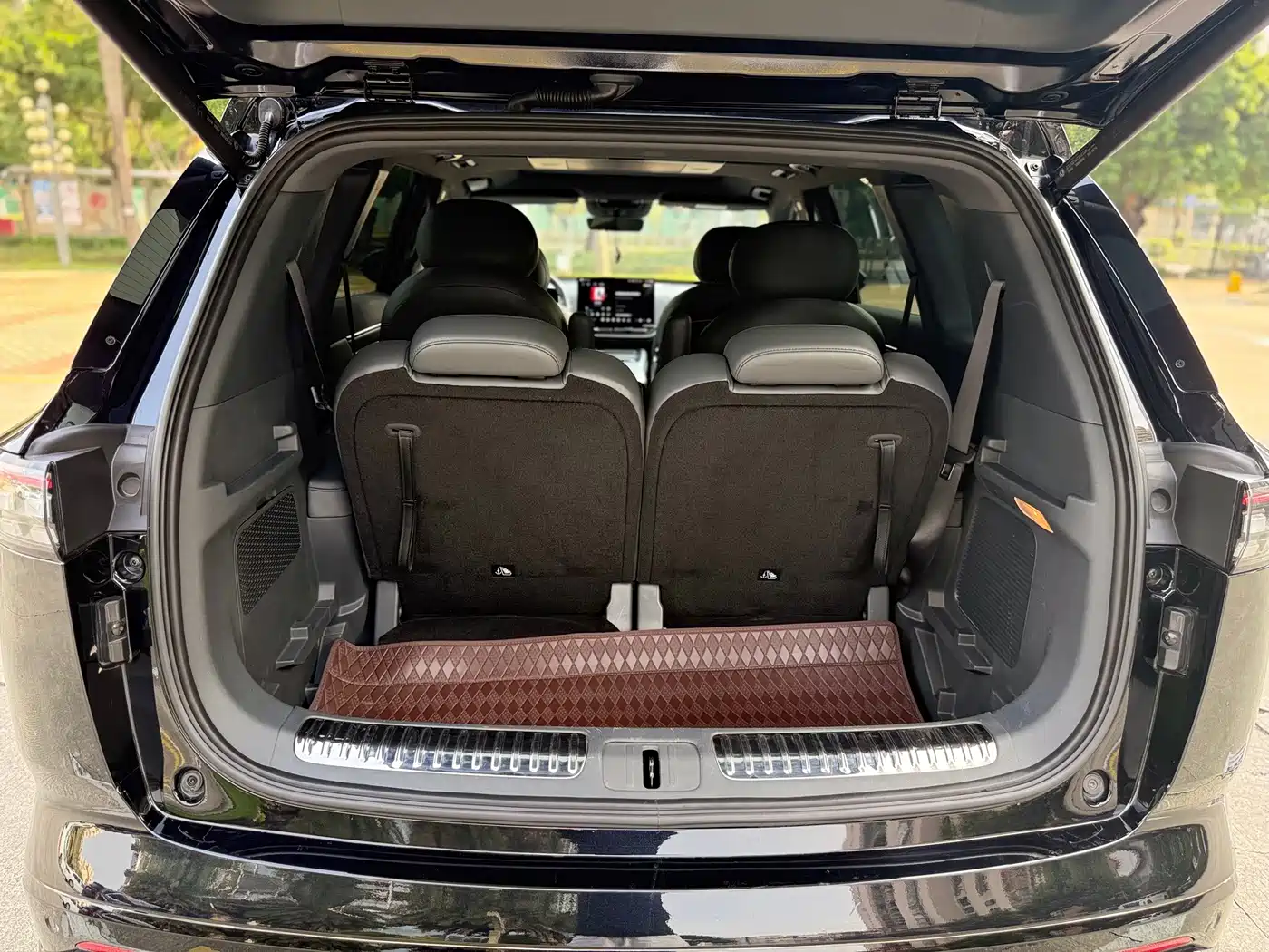 Dongfeng Yipai eπ008 2025 2026 6-seater BEV Family Joy Edition