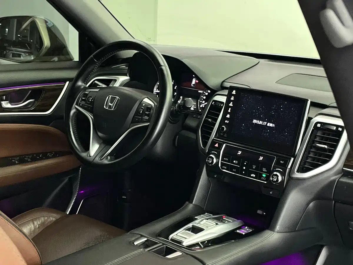 Фото 20 - Honda UR-V