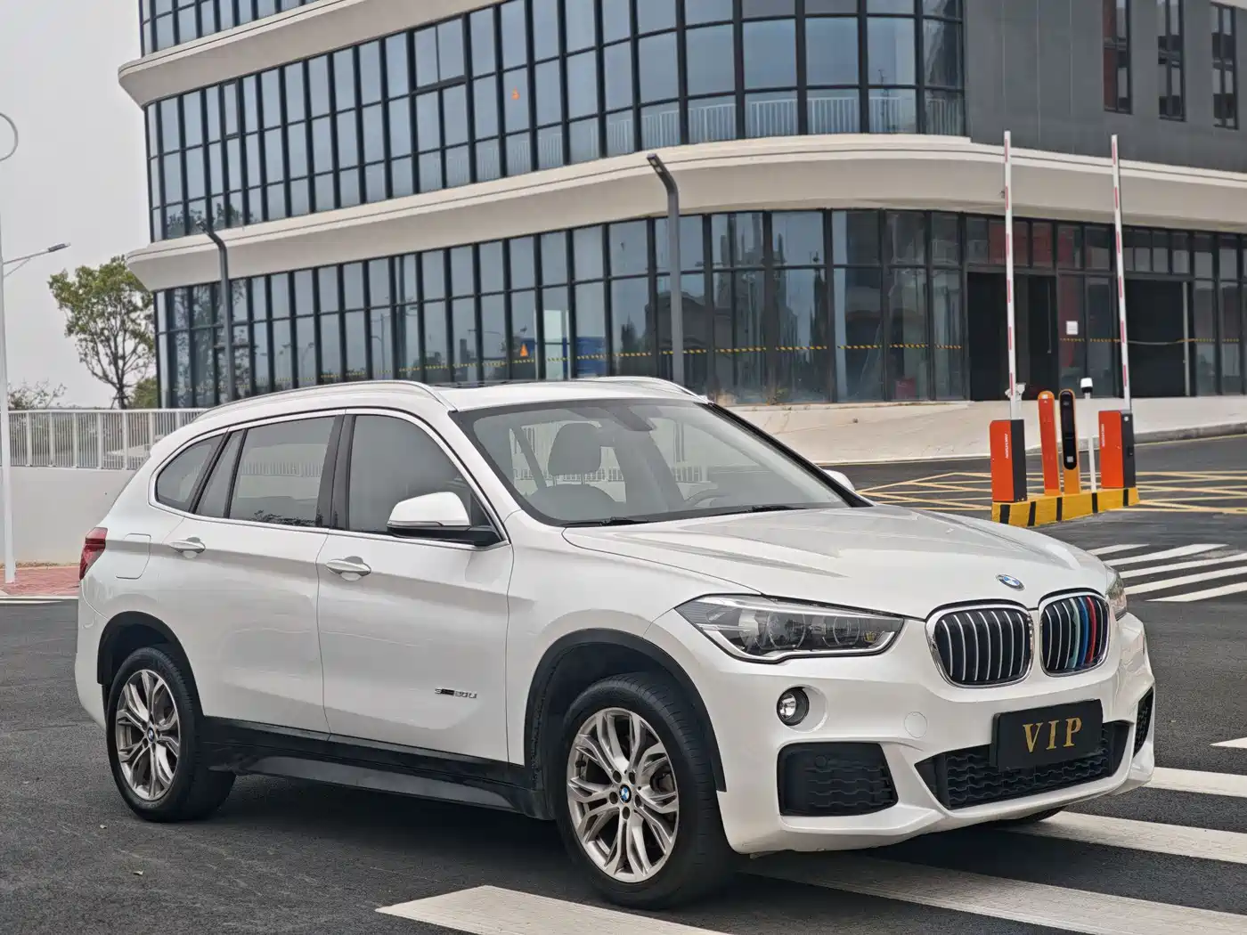 BMW X1 2018 sDrive20Li Leading Model фото 3