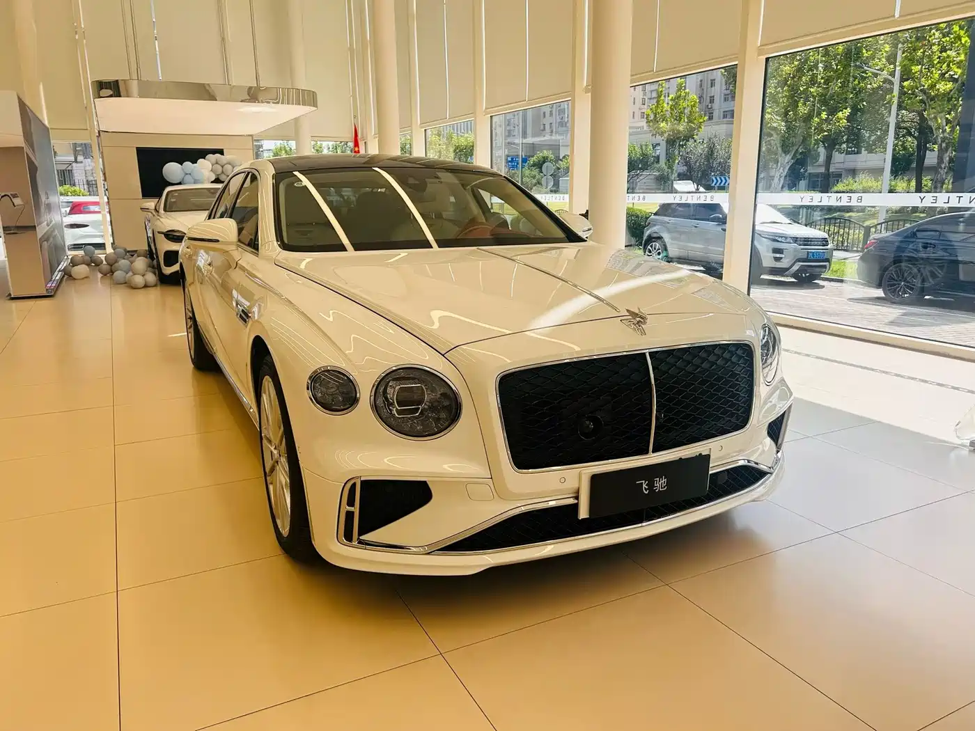 Bentley Flying Spur Plug-in Hybrid 2026 — пригон из Китая