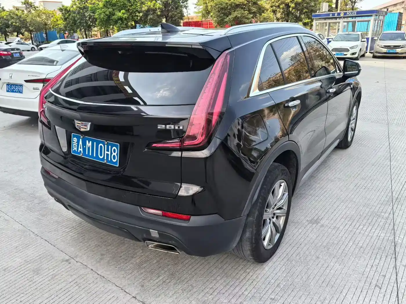 Cadillac XT4 2018 28T FWD Leading Edition фото 5