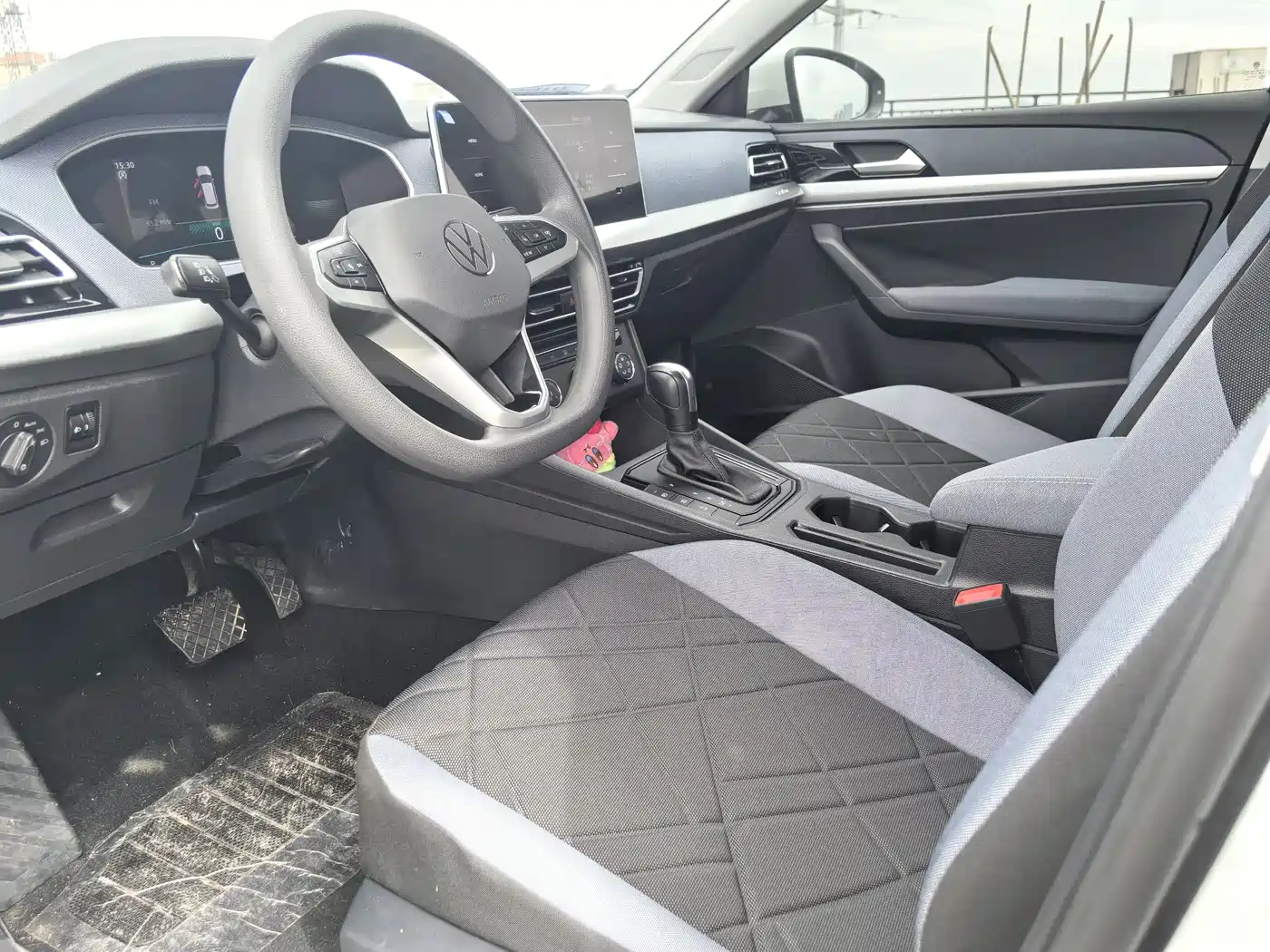 Volkswagen Lavida 2023 Facelift 1.5L Auto Full Comfort Edition фото 7